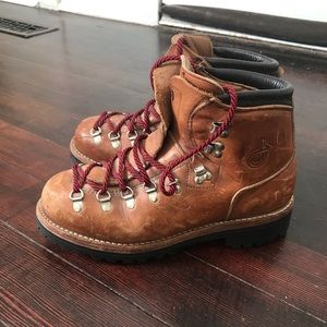 Vintage USA Made Dexter Alpine Boot